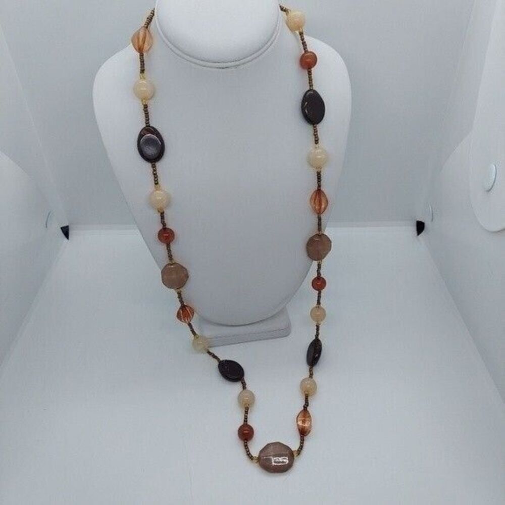 Brown‎ bead necklace
